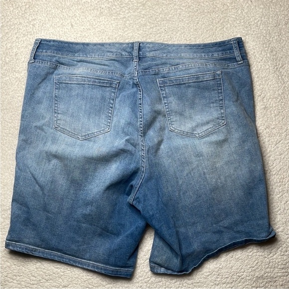 Torrid stretch Comfy Shorts Distressed Size 22 - Picture 5 of 8